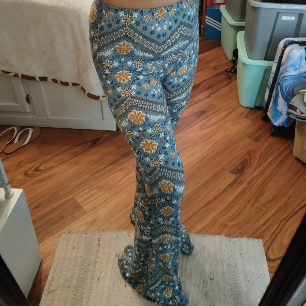 Patterned flare pants
